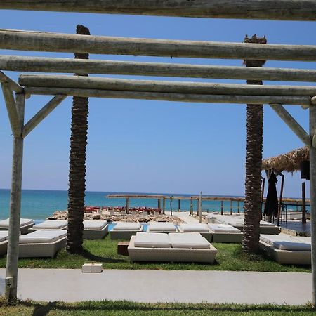 Lost At Sea Hotell Damour Exteriör bild